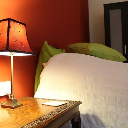 The Lodge B&B @ Cannock Chase ภายนอก รูปภาพ