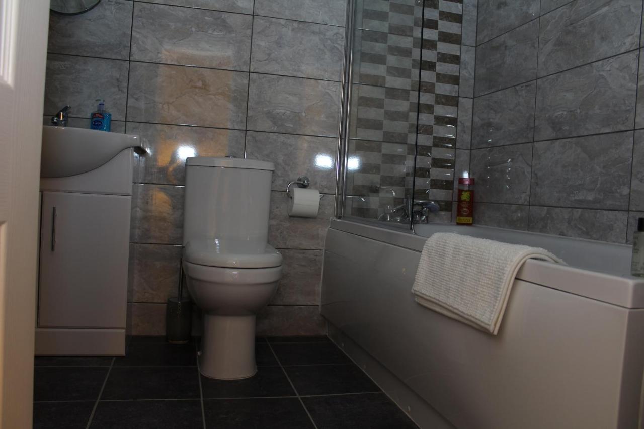 The Lodge B&B @ Cannock Chase ภายนอก รูปภาพ